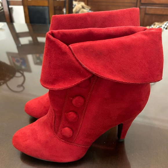 Red booties - Picture 2 of 4